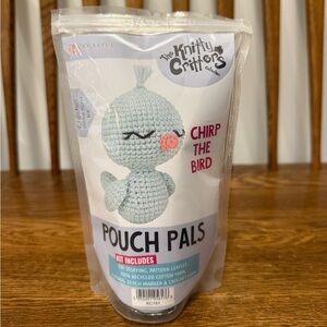 Knitty Critters The Pouch Pals - Chip The Bird amigurumi crochet kit
